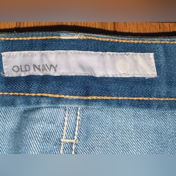 Women’s Old Navy light wash blue denim mini skirt Size 6 worn 3 times EUC - Picture 4 of 7